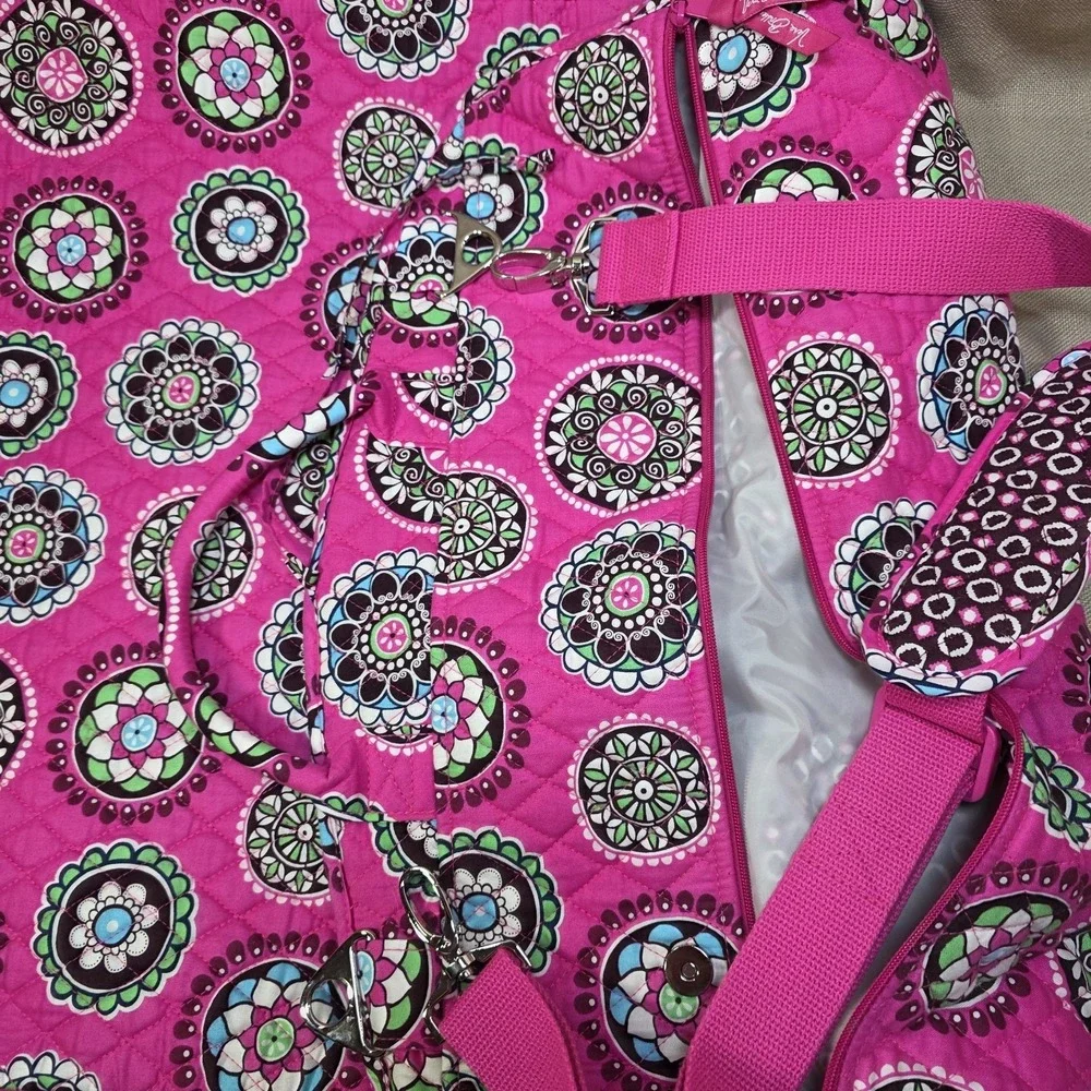 NEW Vera Bradley Cupcake Pink Garment Bag w/Geometric Floral Pattern New w/o Tag